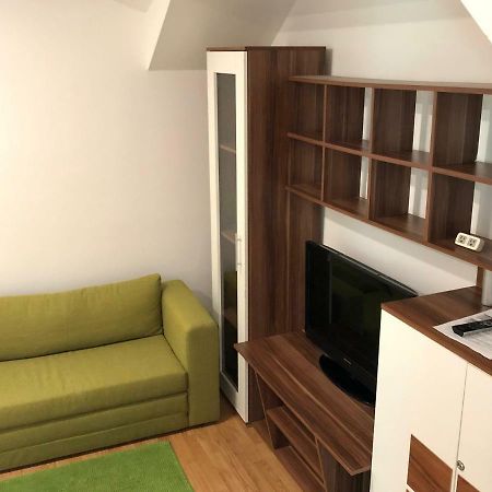 Veronika Group Radiceva Zagreb Luaran gambar